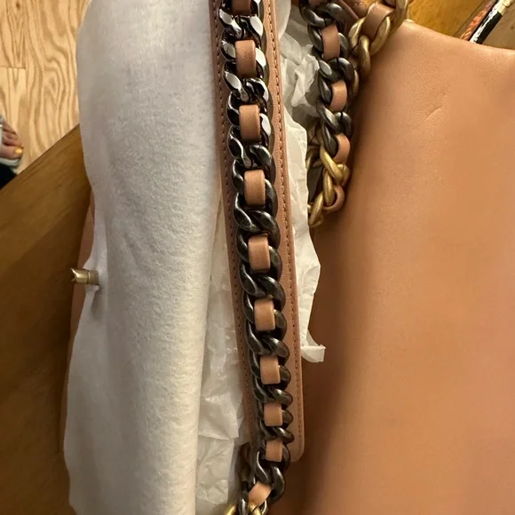 Chanel 19 large ( not maxi ) - Picture 9 of 16